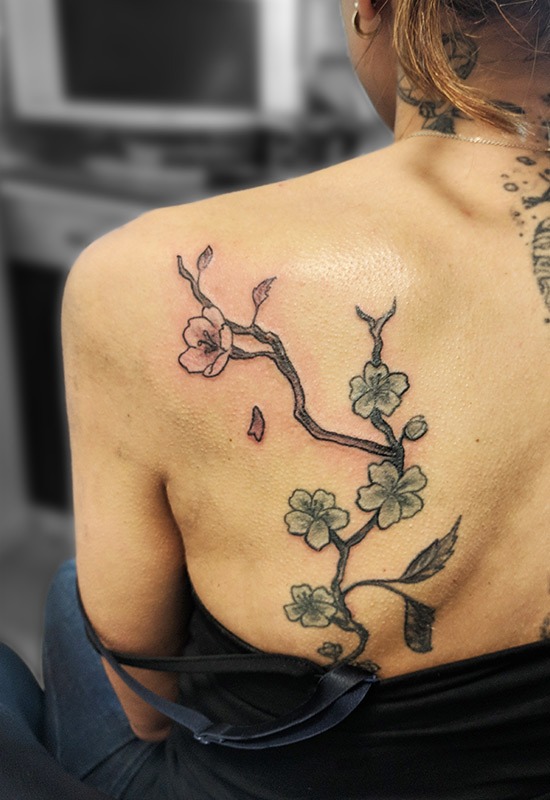 tattoo back cerisier japon japan lyon corbas